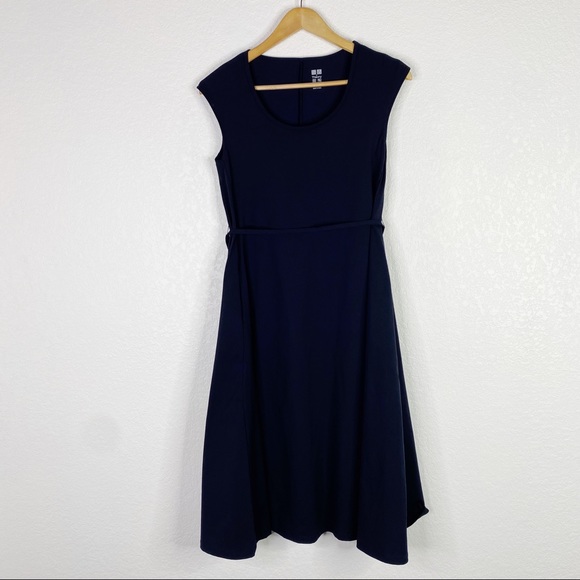 Uniqlo x Theory Black Stretch Short Sleeve A-Line Dress - Picture 2 of 8